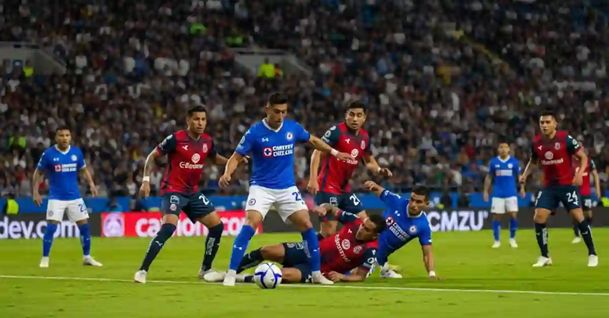 Nicolás Larcamón debut